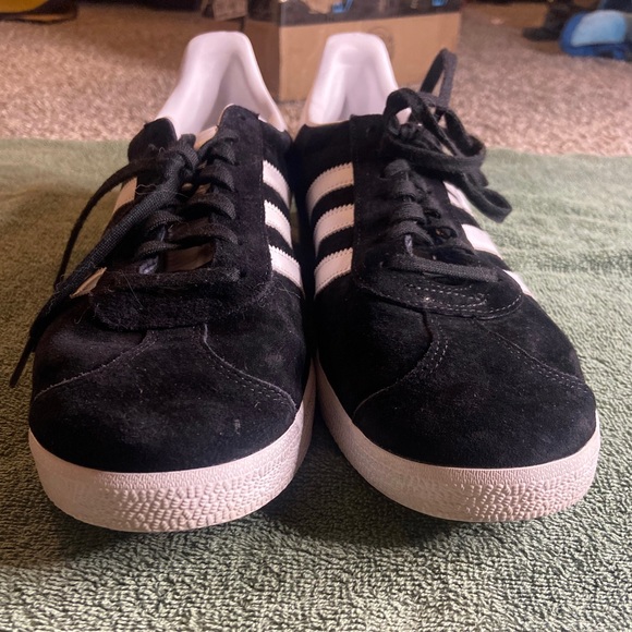 (SOLD) Adidas Originals Gazelle Suede Shoes - Picture 2 of 9